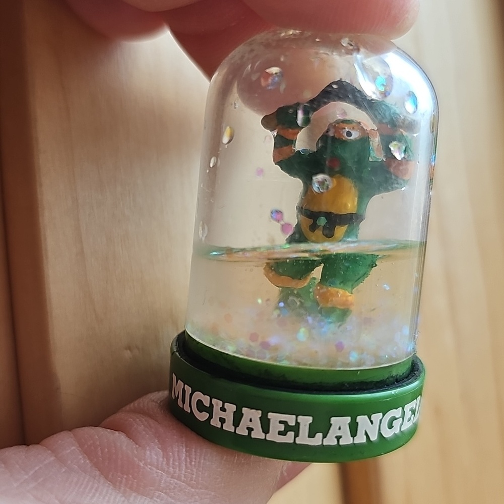 Michaelangelo Teenage Mutant Ninja Turtle Mini Snow Globe